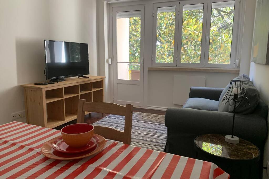 Casa Do Largo Sardinha - Very Central Apartment With Ac Lisbon Exterior photo